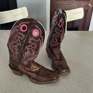 Women’s Ariat Brown and Pink Western Cowboy Boots Size 9